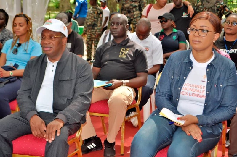 Le ministre Siandou Fofana et Isabelle Anoh, directrice générale des Loisirs