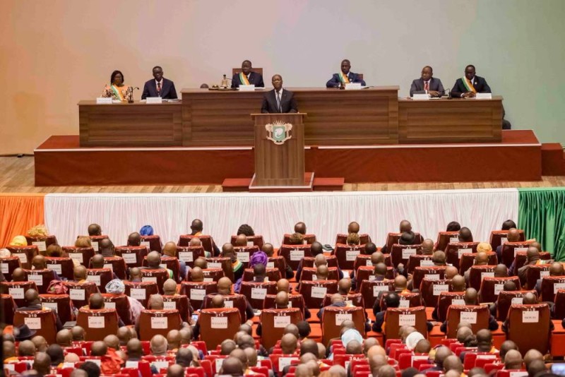 Alassane Outtara face au Parlement. (Dr)