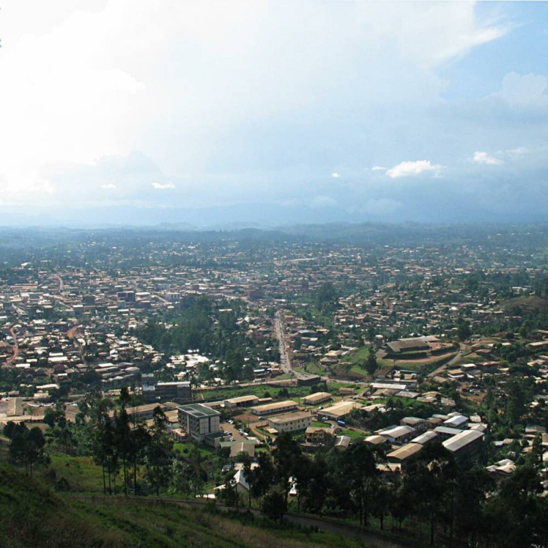 Bamenda_from_mountain_road-1