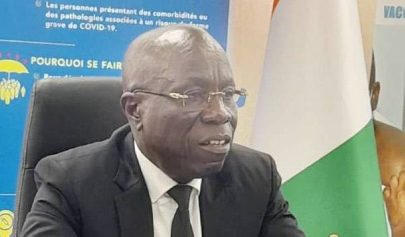 Directeur de cabinet du ministre de la santé. (Dr)