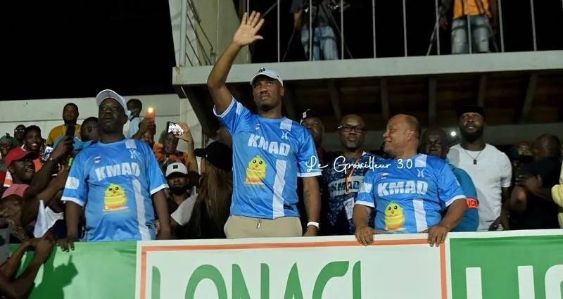 Didier Drogba au stade Robert Champroux dans le maillot de Lys Sassandra Fc. (Ph: Dr)
