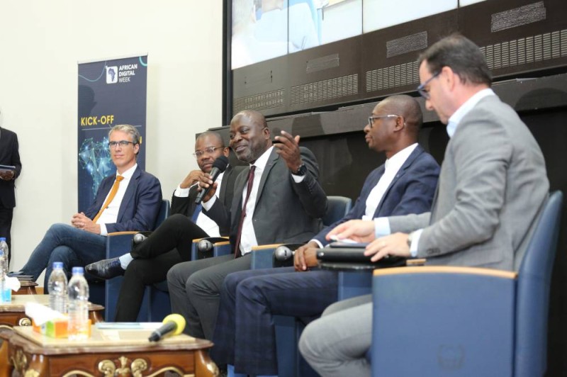 Des experts échangent sur les problématiques de la transformation digitale (Bavane)