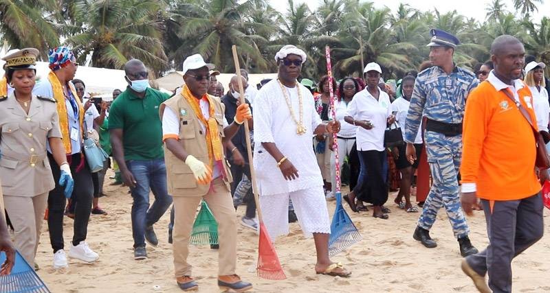 Bouaké Fofana a pris le balai le samedi 7 mai 2022, à Gbamélé. (Ph: Dr)