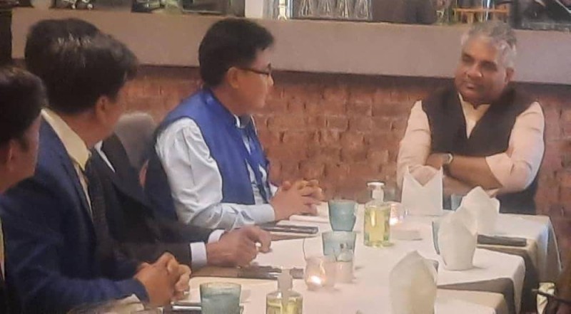 L'ambassadeur de l'Inde et le ministre de l'Environnement. (DR)