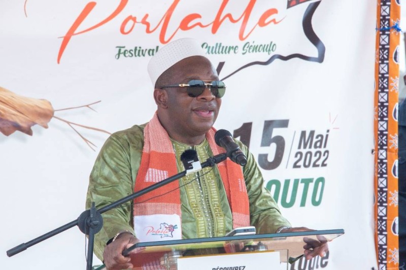 Le ministre du Tourisme et des Loisirs