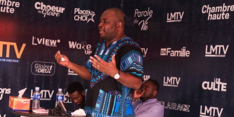 Dieudonné Gollet s'adresse aux journalistes. (Marie-Ange Akpa)