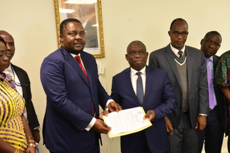 Zadi Djédjé a remis un courrier au ministre Kouadio Konan Bertin.