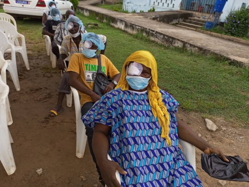 


Les premiers malades opérés de la cataracte lors du lancement de la campagne. (photo : dr)