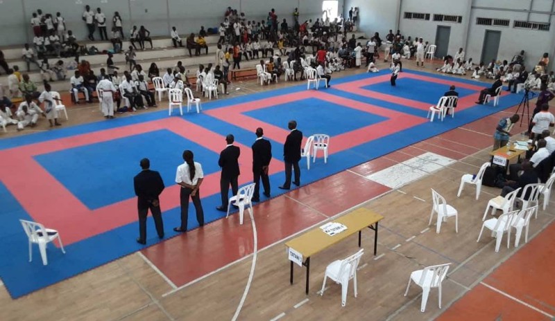 Élite Shotokan club de San Pedro a enlevé le trophée de la meilleure équipe du championnat national de kata et de kumité. (Ph: Dr)