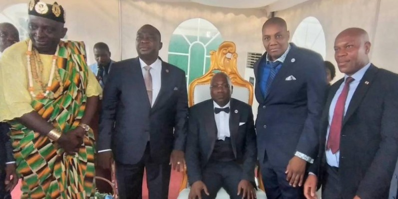 Le ministre d’Etat, Kobenan Kouassi Adjoumani, a procédé à l’installation officielle du président local de l’Ong Remedes. (DR)