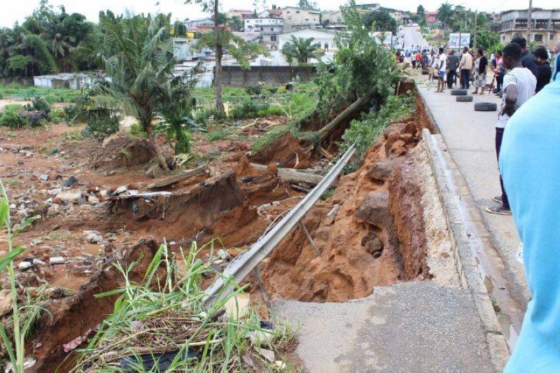 La saison pluvieuse fait beaucoup de dégâts à Abidjan. (DR)
