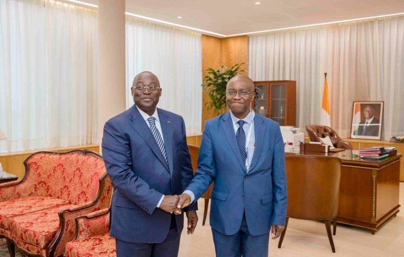 Le vice-Président de la République, Tiémoko Meyliet Koné (à gauche), a reçu le directeur adjoint du département Afrique du FMI, Mlachila Montfort, en audience. (Dr)