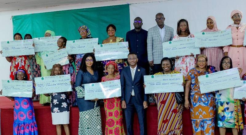 Des femmes de Koumassi ont reçu des chèques du FAFCI. (Ph: Dr)