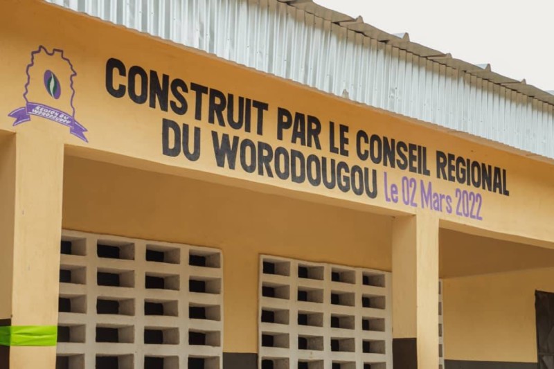 Dr M'Bahia Bamba Maferima a procédé à l’inauguration de deux bâtiments de trois classes chacun à l’école primaire publique du village de Lohou