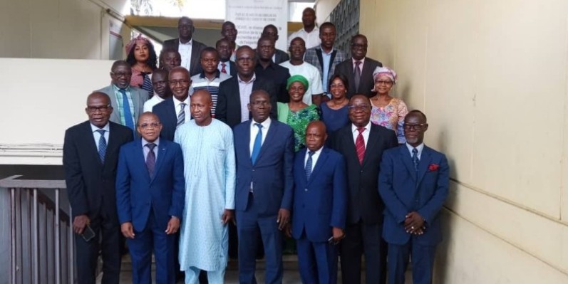 La photo de famille après la restitution des résultats de l'étude. (Ph: Dr)