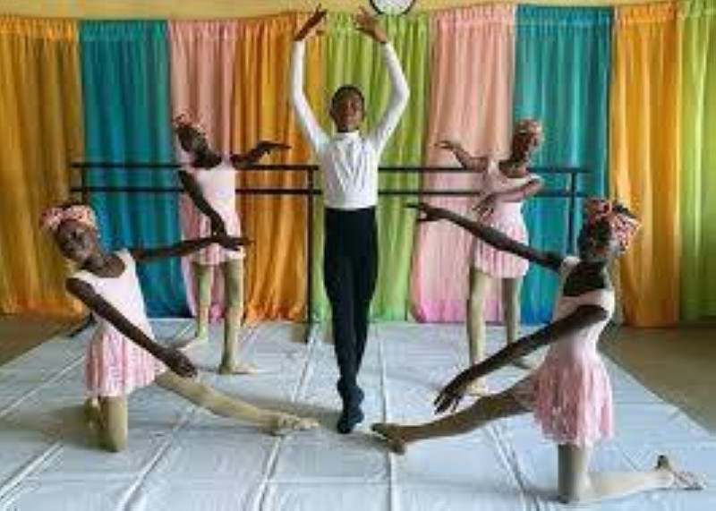 Les objectifs de la Journée internationale de la danse et du message sont de réunir le monde de la danse, rendre hommage à la danse. ( Ph: AbidjanTV.net)