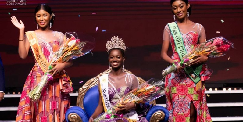 Miss Marlène Kouassi Et Ses Dauphines. (Dr)