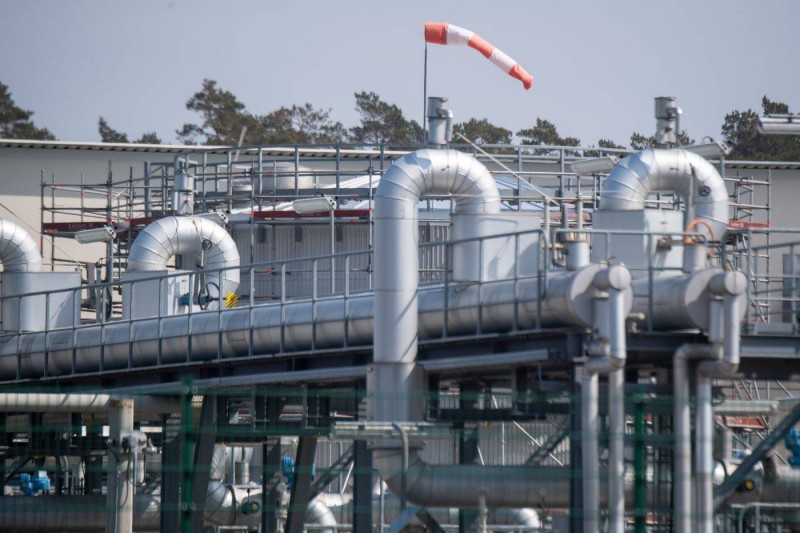 27 April 2022, Mecklenburg-Western Pomerania, Lubmin: View of pipe systems and shut-off devices at the gas receiving station of the Nord Stream 1 Baltic Sea pipeline and the transfer station of the OPAL (Ostsee-Pipeline-Anbindungsleitung - Baltic Sea Pipeline Link) long-distance gas pipeline. The Nord Stream1 Baltic Sea pipeline, through which Russian natural gas has been flowing to Germany since 2011, ends in Lubmin near Greifswald. Photo: Stefan Sauer/dpa (MaxPPP TagID: dpaphotosfive737313.jpg) [Photo via MaxPPP]
