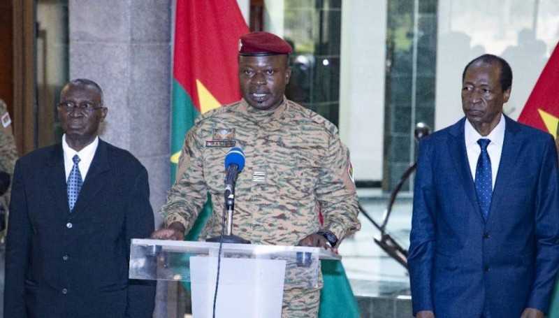Le Colonel Paul-Henri Sandaogo Damiba et les ex-présidents Jean-Baptiste Ouédraogo et Blaise Compaoré