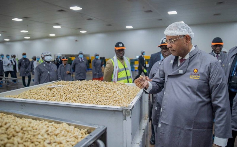Le Premier ministre à l'inauguration de l'usine de transformation de cajou à Toumodi 