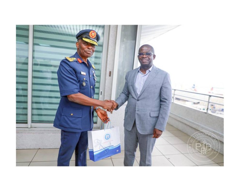 Le Général de Division, Olatundé Sayo et le Dg du Port autonome d’Abidjan M
