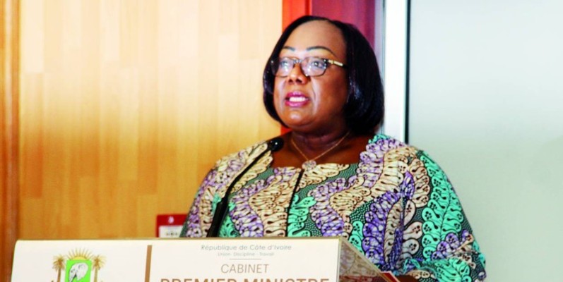 La ministre de la Fonction publique et de la Modernisation de l'administration, Anne Désirée Ouloto. (Ph: Véronique Dadié)