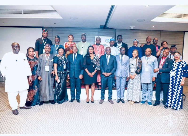 Photo de famille des assises de l’ Agpaoc