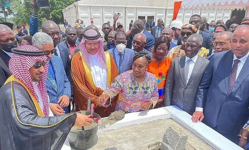 Les contributions pour la construction de ce Chu sont répartis entre le Fonds saoudien de développement, la Banque Arabe pour le Développement Economique en Afrique et l’État de Côte d’Ivoire.