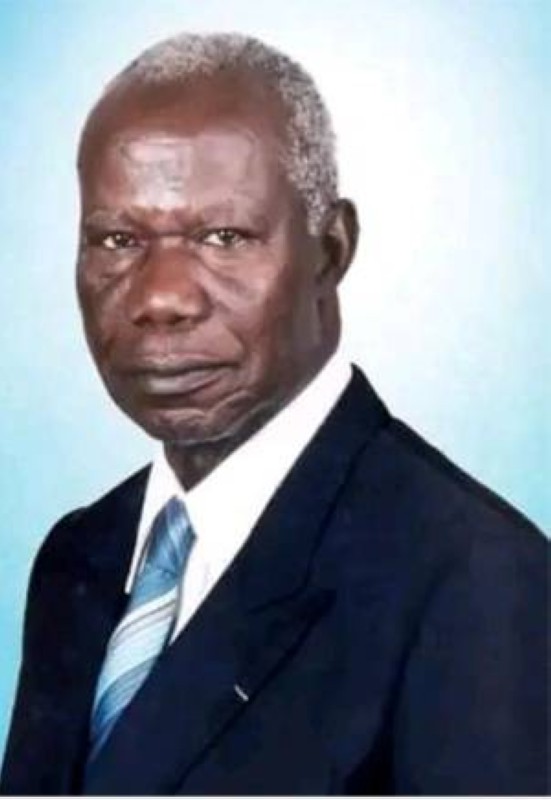 PEKAN KONE SAUVEUR, Maître tailleur à la retraite des Forces Armées Nationales de Côte d'Ivoire et Co-Fondateur du Collège ADESKA de Katiola.