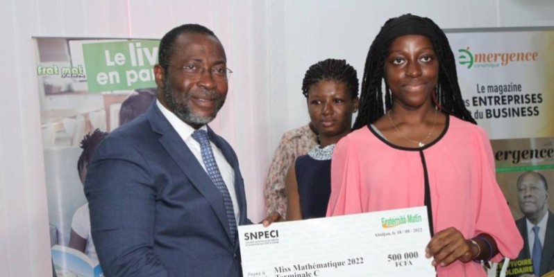 Miessan Ange Roxane en classe de Terminale C, Miss mathématique 2022. (Ph: Joséphine Kouadio)