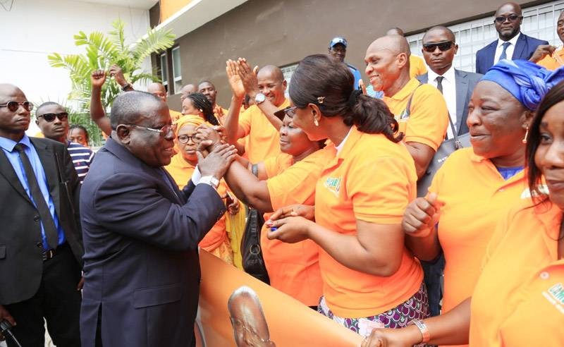 Des militants du Rhdp de Koumassi ont accueilli le nouveau secrétaire exécutif de leur parti, Cissé Bacongo. (Ph: Dr)