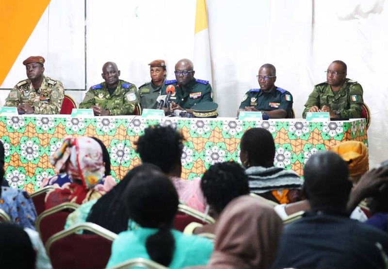 La rencontre du Chef d'Etat-major des armées avec les parents des 49 soldats