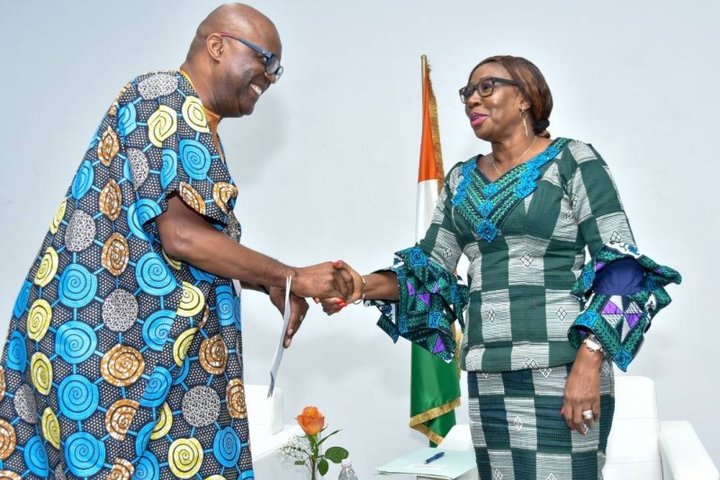 Le directeur général du Maep continental et la ministre Kandia Camara. (Ph: Dr)