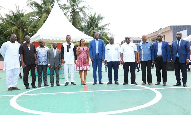 Les autorités de Koumassi ont inauguré le terrain de sport offert aux habitants de la "Cité Sir" de la commune. (Ph: Dr)