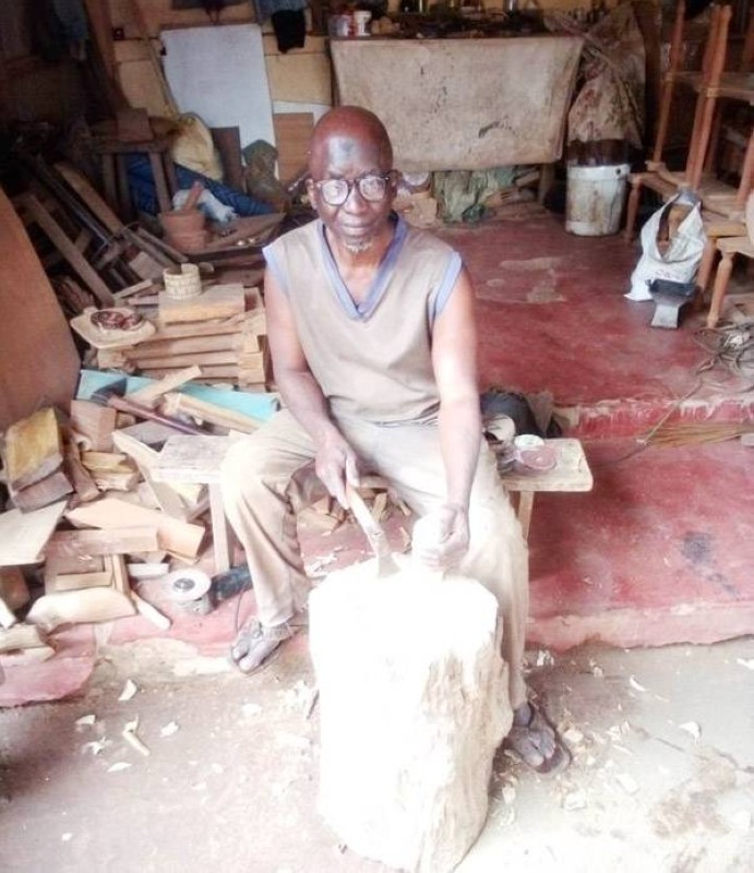 Un artisan au travail pour montrer son savoir-faire. (Ph: Dr)
