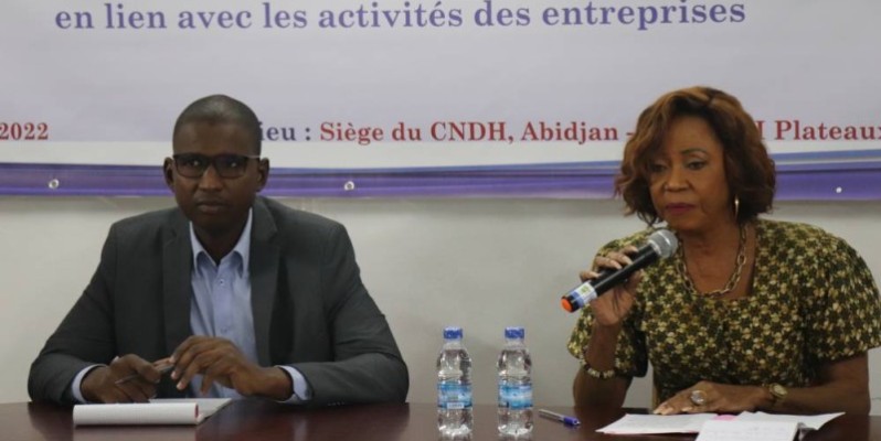 Marie-Paule Kodjo, vice-présidente du Cndh (à droite)
