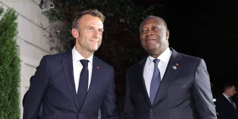 Le Président de la République, Alassane Ouattara (à droite) et son homologue Emmanuel Macron. (Ph: Dr)