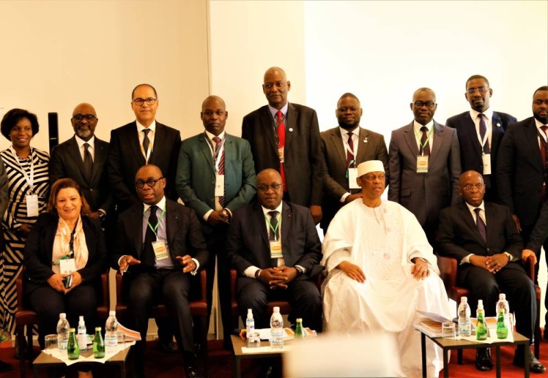 Les participants à la table ronde à l’initiative de la Caisse des dépôts et consignations de Côte d’Ivoire (Cdc-Ci) en partenariat avec le Forum des caisses de dépôt (DR)