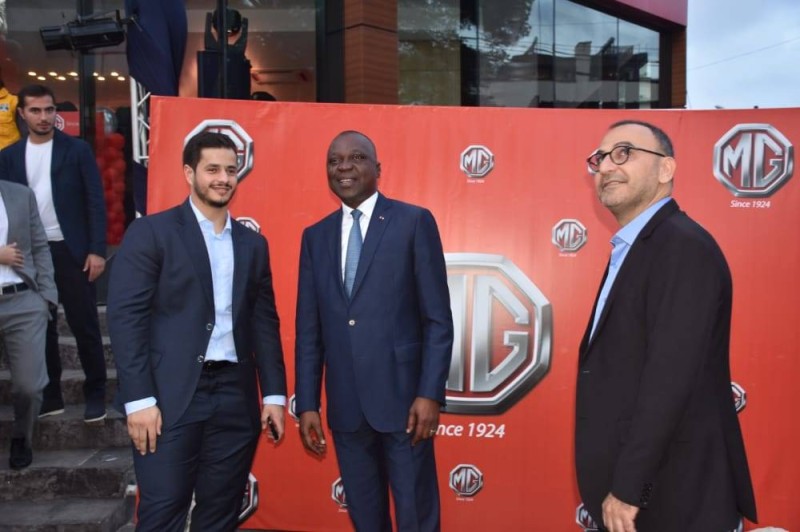 Le ministre des Transports Amadou Koné au Show Room MG à Abidjan- Zone 4 (Dr)