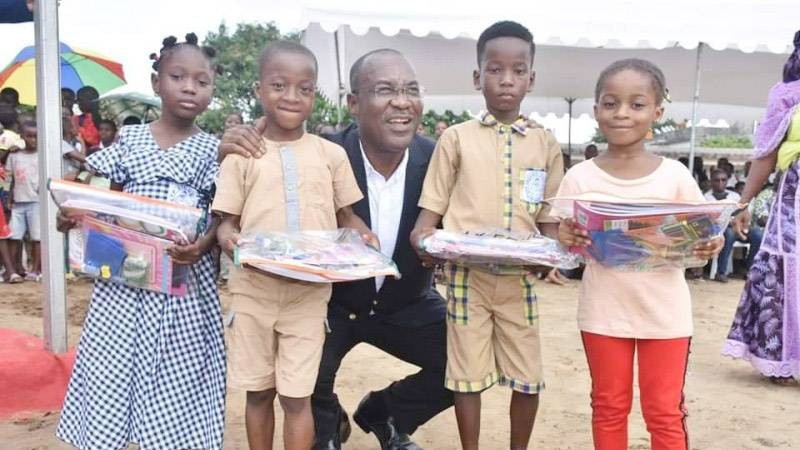 Les tout-petits n'ont pas été oubliés par le maire à la célébration de l'excellence. (Ph: P.N)
