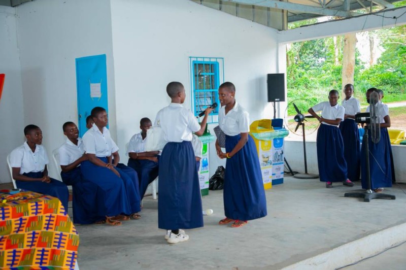 Les filles de Mamie Faitai lors de leur sketche. (DR)