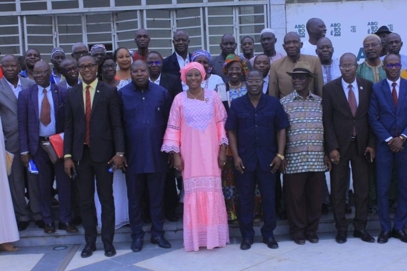 Photo de famille à l'issue de la troisième réunion du conseil municipal. (DR)