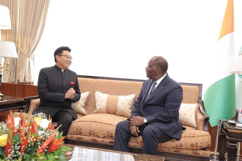 Le Président Ouattara et l’Ambassadeur Sailas THANGAL