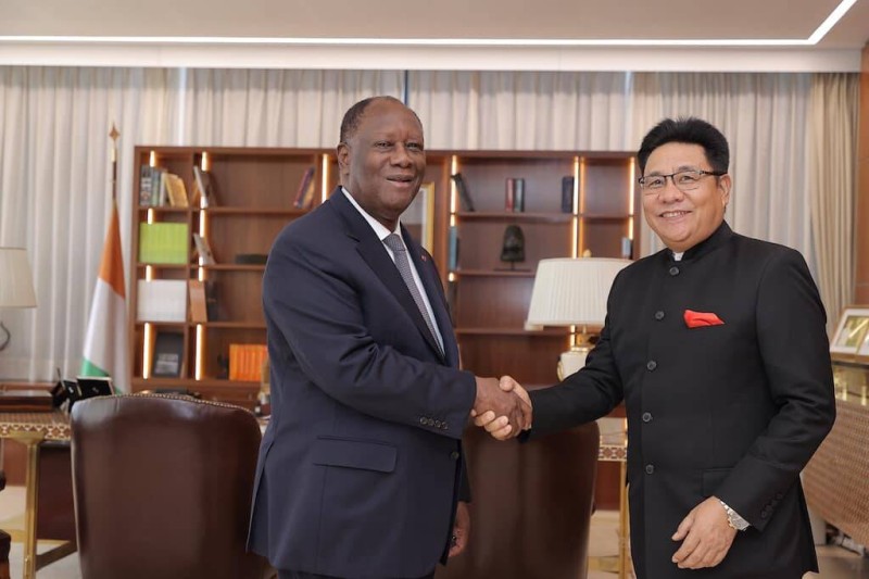 Le Président Ouattara et l’Ambassadeur Sailas THANGAL