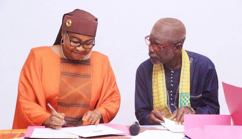 La présidente du Crapme-Cedeao, Doucouré Aïssata Tiémoko, s’est engagée à apporter l’appui nécessaire à la promotion et à la valorisation du textile traditionnel fabriqué par les artisans. (Ph: Dr)