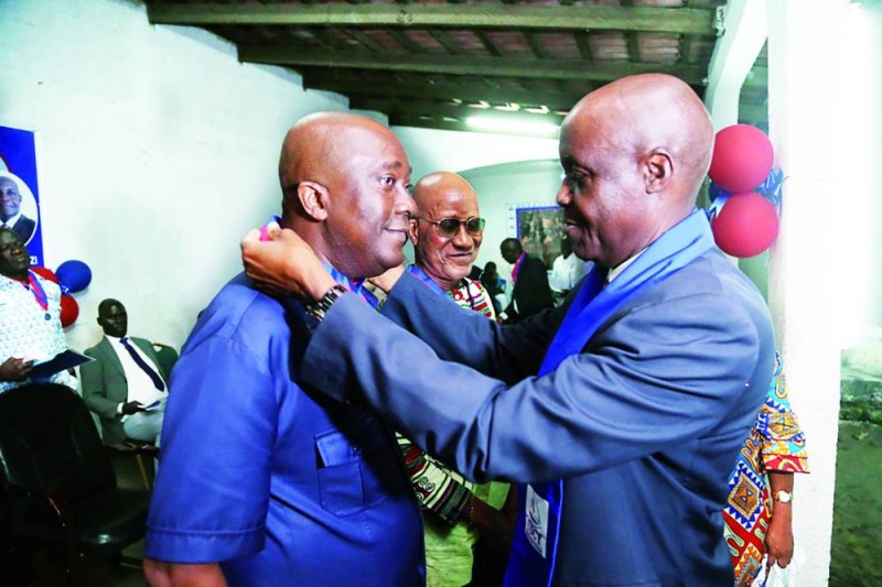 Le président de l’Udcy Gnanzi Guela Anicet (à droite ) soutiendra Eric Taba (à droite) pour la conquête de la maire à Cocody. (DR)