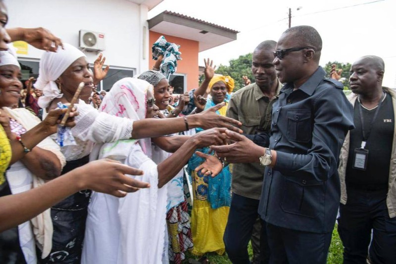 Le ministre Amadou Koné célébré par 4000 femmes