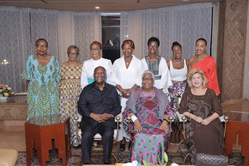 Le couple présidentiel en compagnie de Mme Thérèse Houphouet-Boigny. (Ph: Dr)