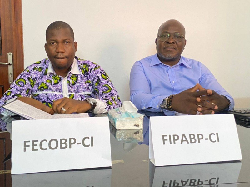 Boubacar Diallo, vice-président de la Fédération des coordinations professionnelles des boulangeries et des pâtisseries de Côte d’Ivoire (Fecobp-Ci) et Yafine Koné, vice-président de la Fédération interprofessionnelle des patrons artisans, des boulangers et des pâtissiers de Côte d’Ivoire (Fipabp-Ci)