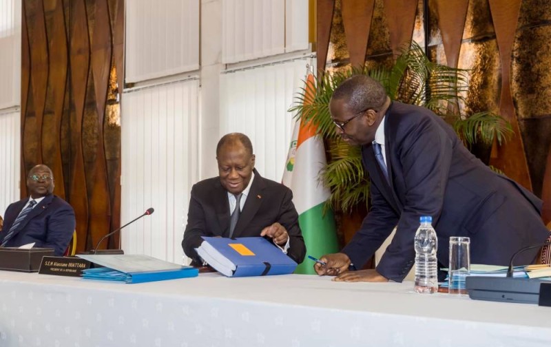 Le Président Alassane Ouattara au Conseil des ministres du 21 décembre 2022 Le Président Alassane Ouattara au Conseil des ministres du 21 décembre 2022